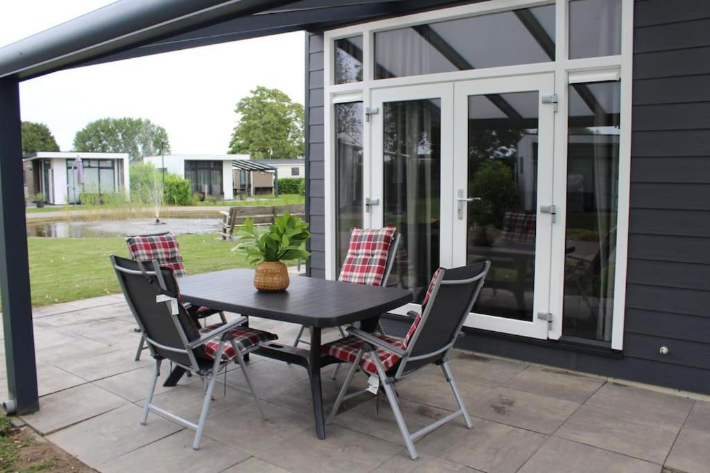 Vakantiehuis Met Vijverzicht Lathum 外观 照片